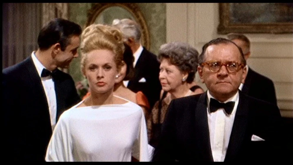 Tippi Hedren y Martin Gabel en marnie-la-ladrona