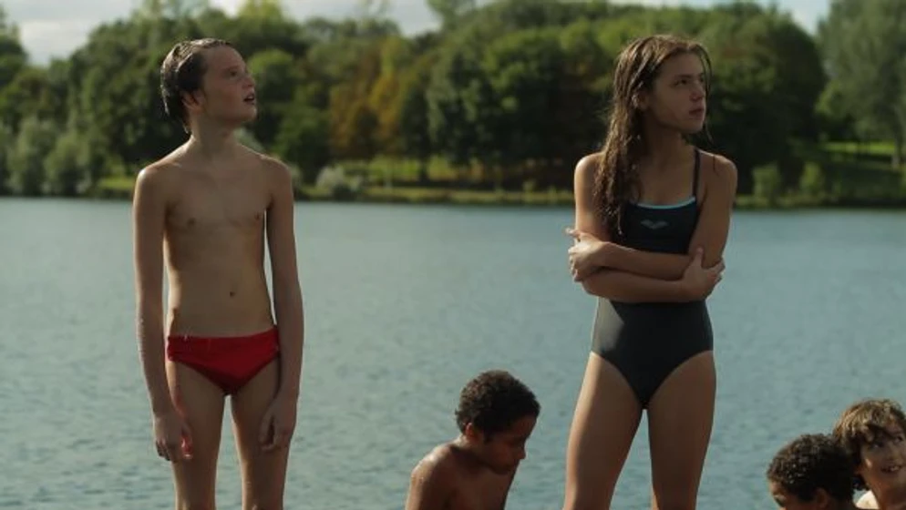 Zoé Héran y Jeanne Disson en tomboy