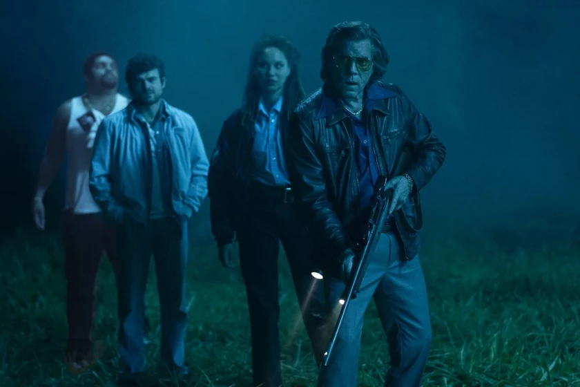 Ray Liotta, Alden Ehrenreich, O'Shea Jackson Jr. y Ayoola Smart en oso-vicioso