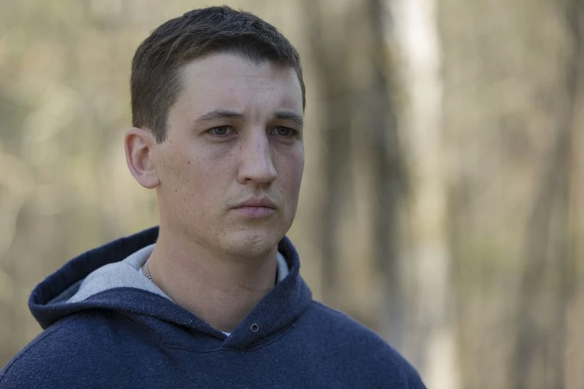 Miles Teller en deber-cumplido