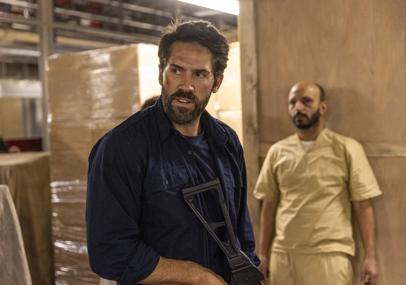 Scott Adkins y Waleed Elgadi en una-vez-mas-2024