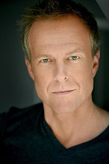 picture of actor Nick Boraine