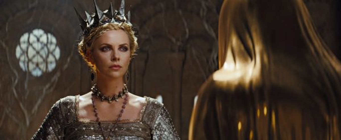 Charlize Theron en Blancanieves y la leyenda del cazador