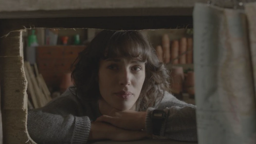 Jessica Brown Findlay en el-maravilloso-jardin-secreto-de-bella-brown