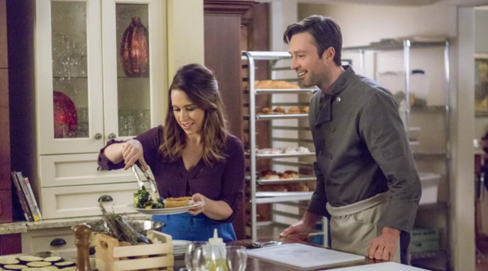Lacey Chabert y Carlo Marks en a-la-luz-de-la-luna