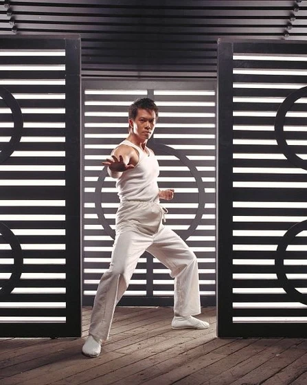 Byron Mann en invencibles