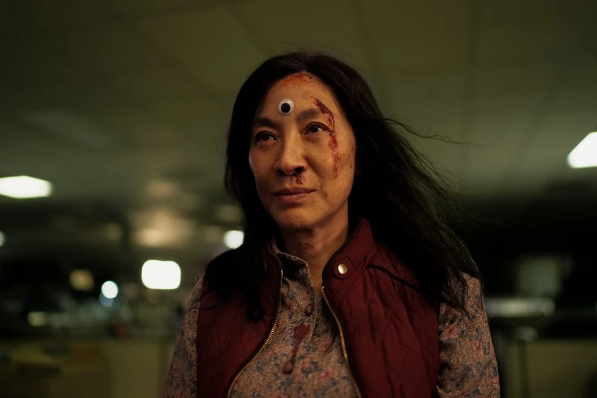 Michelle Yeoh en todo-a-la-vez-en-todas-partes