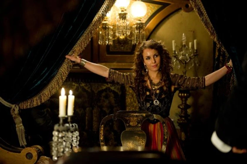 Noomi Rapace en Sherlock Holmes: Juego de sombras