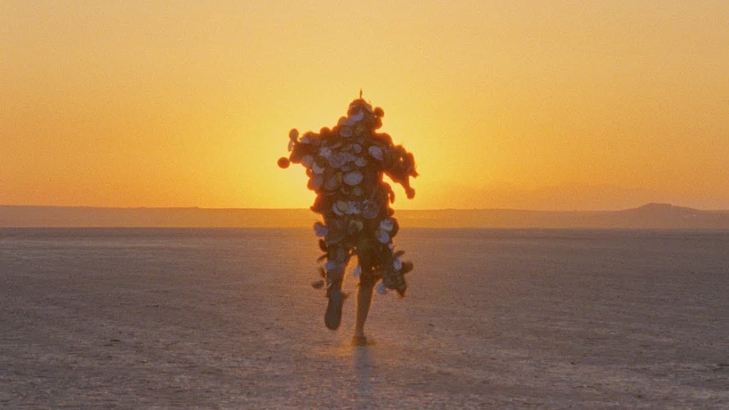 Imagen de The sky trembles and the earth is afraid and the two eyes are not brothers