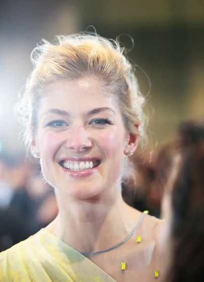 Rosamund Pike en jack-reacher (Premiere en Tokyo. Enero 2013)