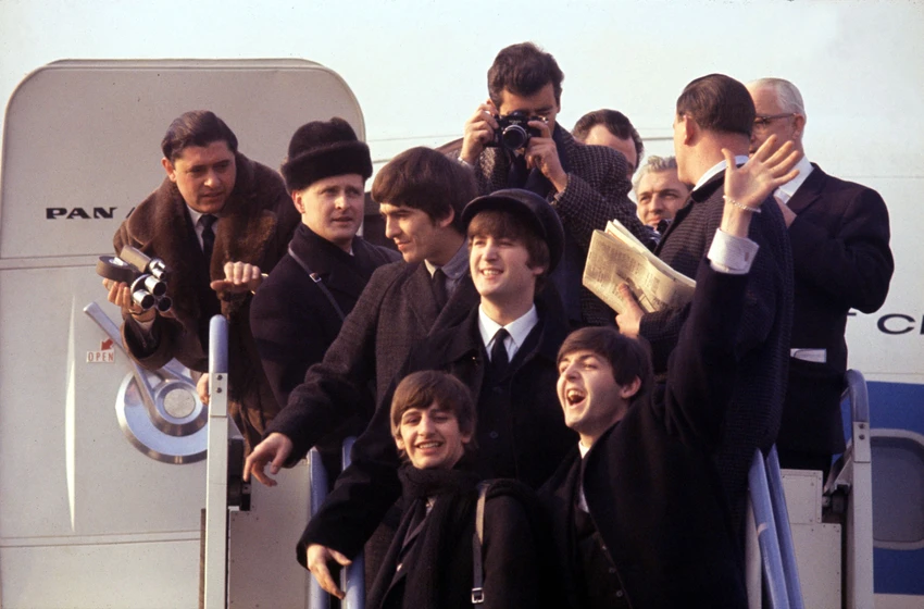 John Lennon, Paul McCartney, George Harrison, The Beatles y Ringo Starr en beatles-64