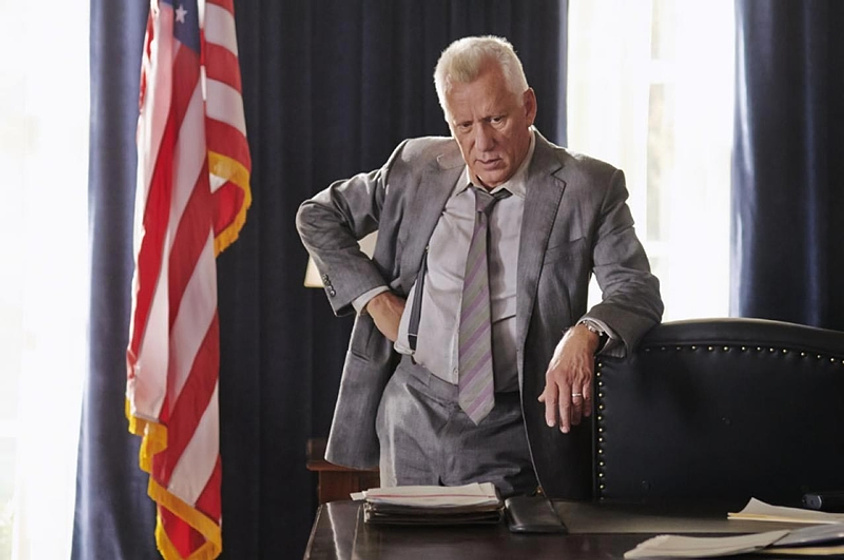 James Woods en Asalto al Poder