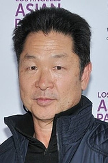 picture of actor Simon Rhee