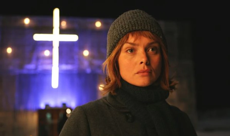 Izabella Scorupco en aurora-boreal