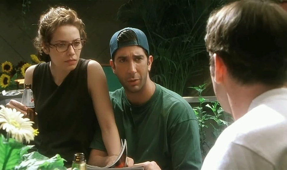 Mili Avital y David Schwimmer en besame-tonto-1998