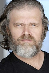 picture of actor Dan Yeager