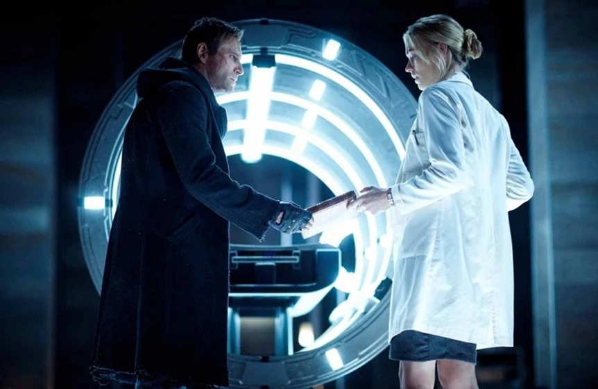 Aaron Eckhart y Yvonne Strahovski en Yo, Frankenstein
