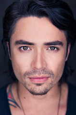 picture of actor Adam Saunders
