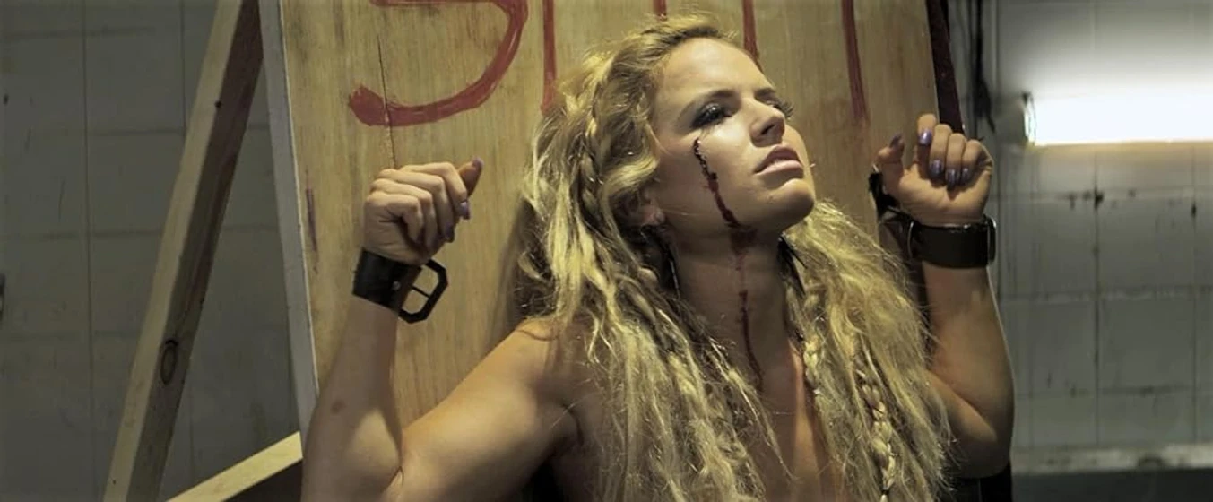 Emily Alatalo en the-scarehouse