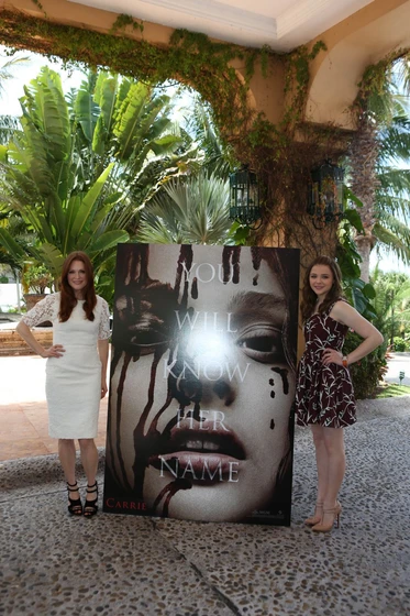 Julianne Moore y Chloë Grace Moretz en carrie-2013 (Presentación en Cancun)