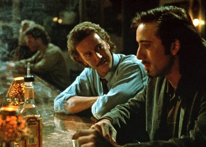 Nicolas Cage y Judge Reinhold en zandalee-en-el-limite-del-deseo