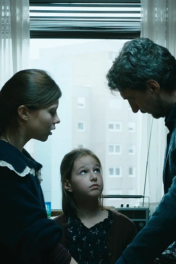 Poster de February, Seven Days