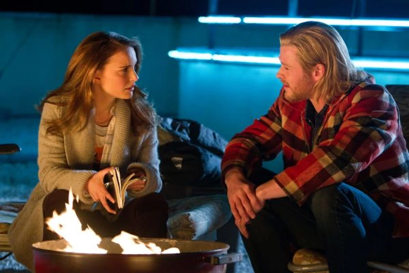 Natalie Portman y Chris Hemsworth en thor