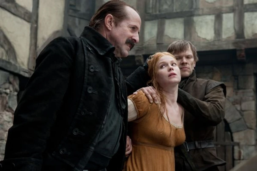 Peter Stormare y Pihla Viitala en Hansel y Gretel. Cazadores de brujas