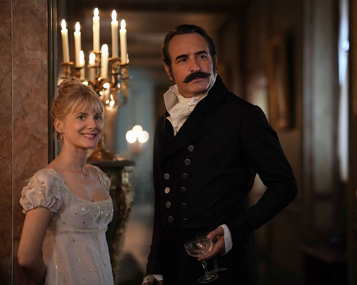 Jean Dujardin y Mélanie Laurent en Un Seductor a la francesa
