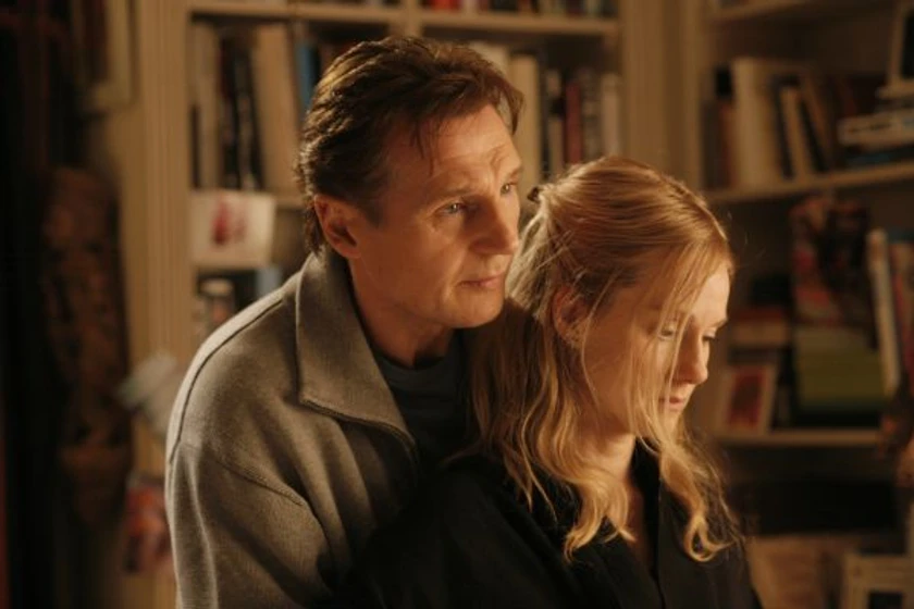 Liam Neeson y Laura Linney en cronica-de-un-engano