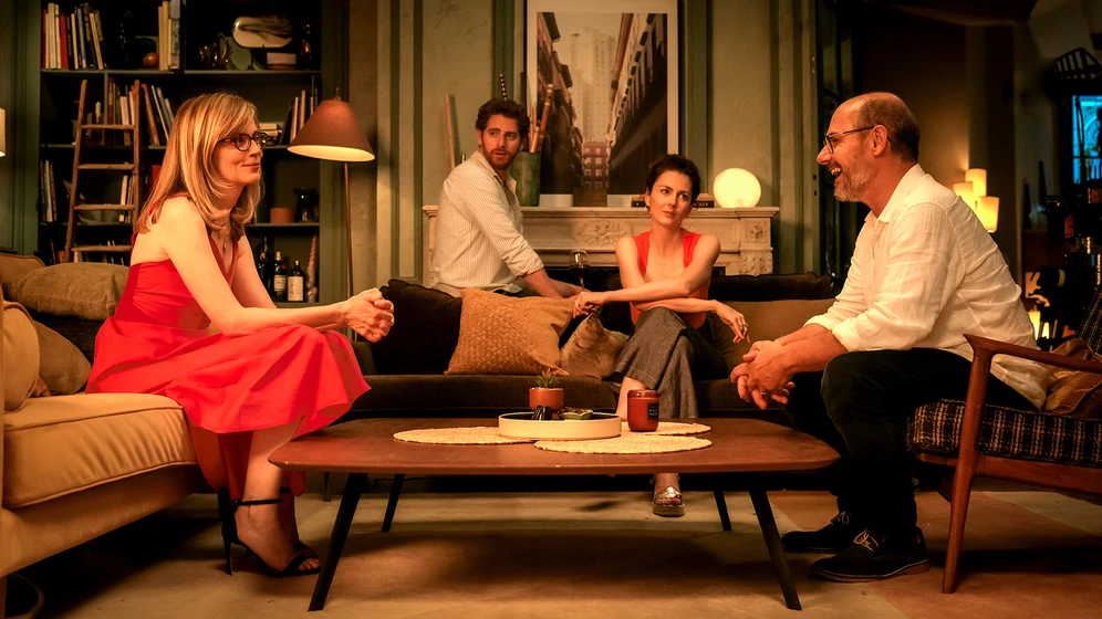 Isabelle Carré, Bernard Campan, Julia Faure y Pablo Pauly en una-cena-y-lo-que-surja