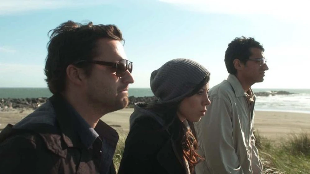 Aubrey Plaza y Karan Soni en Seguridad no garantizada