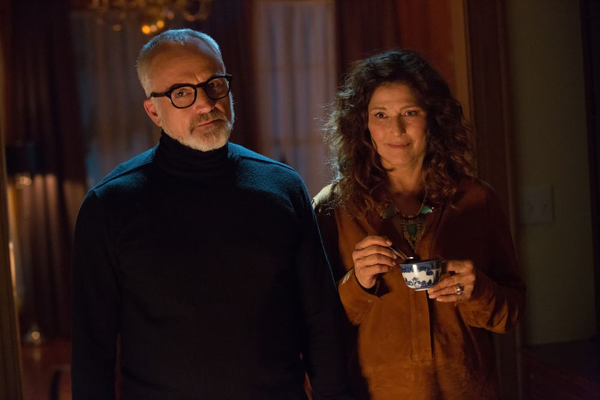 Catherine Keener y Bradley Whitford en Déjame Salir