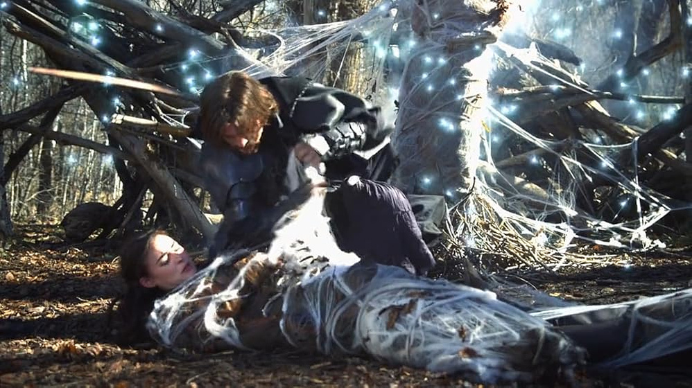 Jake Stormoen y Melanie Stone en mythica-the-darkspore