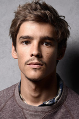 picture of actor Brenton Thwaites