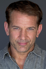 picture of actor Chris Devlin