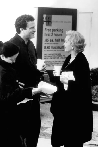 Debbie Reynolds y Albert Brooks en las-manias-de-mama