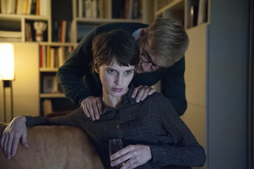 Jérémie Renier y Marine Vacth en el-amante-doble
