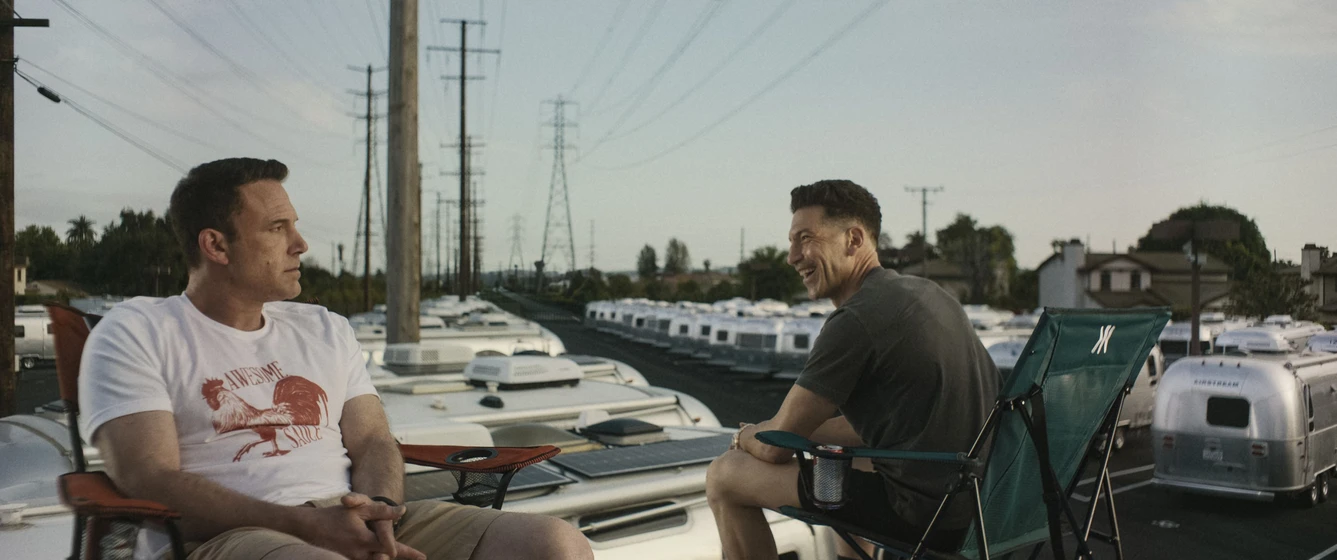 Ben Affleck y Jon Bernthal en el-contable-2