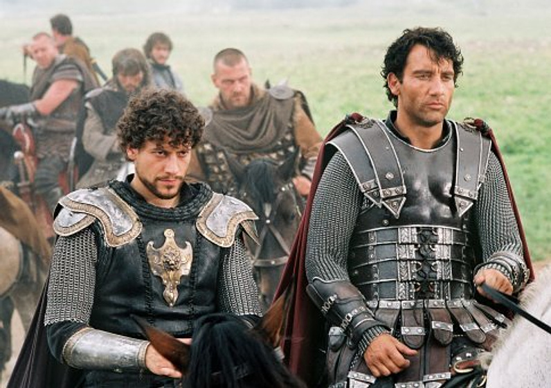 Ioan Gruffudd y Clive Owen en El Rey Arturo