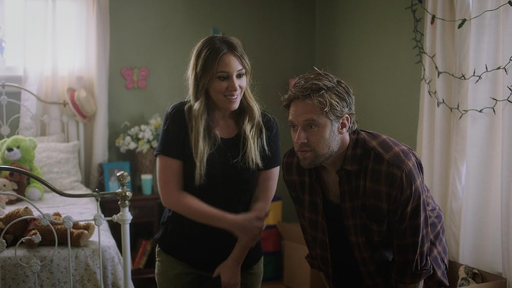 Haylie Duff y Shaun Sipos en the-sandman-2017