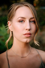 picture of actor Izzy Stevens