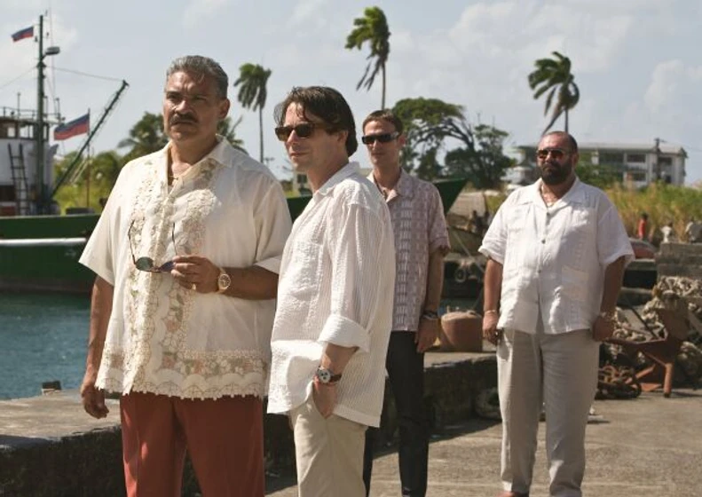 Mathieu Amalric y Joaquin Cosio en 007 Quantum of Solace