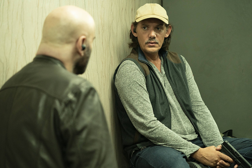 John Travolta y Lukas Haas en Ladrones con Clase
