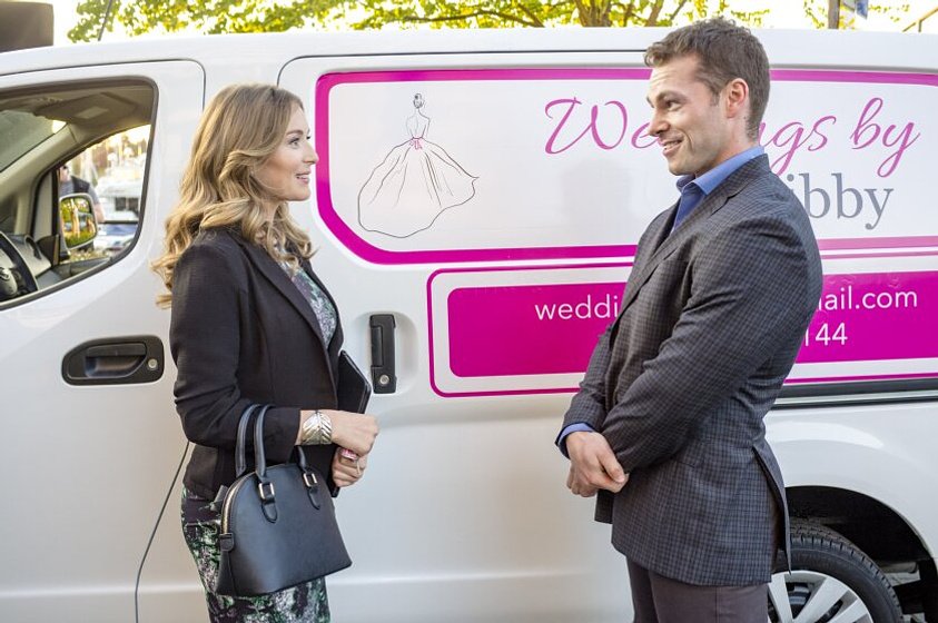 Shawn Roberts y Alexa PenaVega en Emparejada