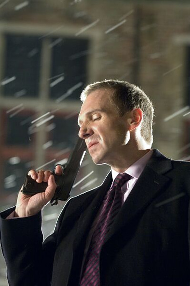 Ralph Fiennes en Escondidos en Brujas
