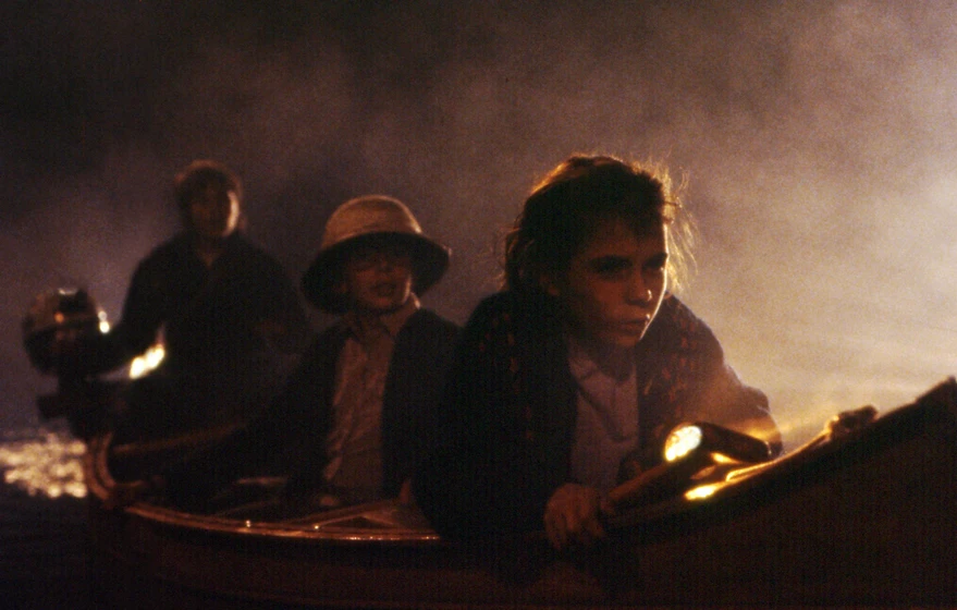 Imagen de hen-in-a-boat