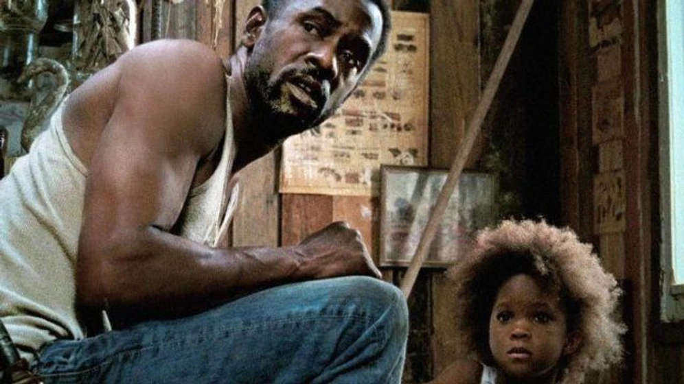 Quvenzhané Wallis y Dwight Henry en bestias-del-sur-salvaje