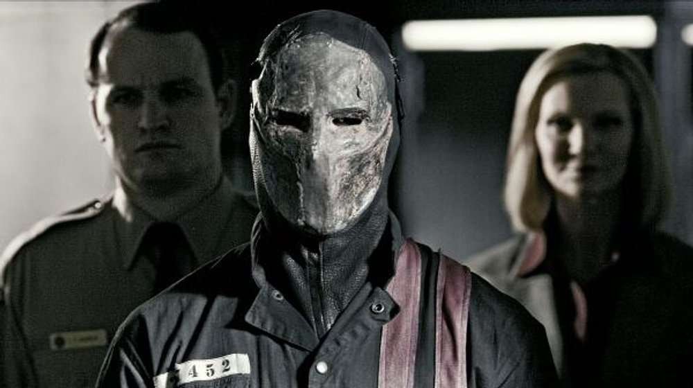 Jason Statham y Joan Allen en La Carrera de la Muerte
