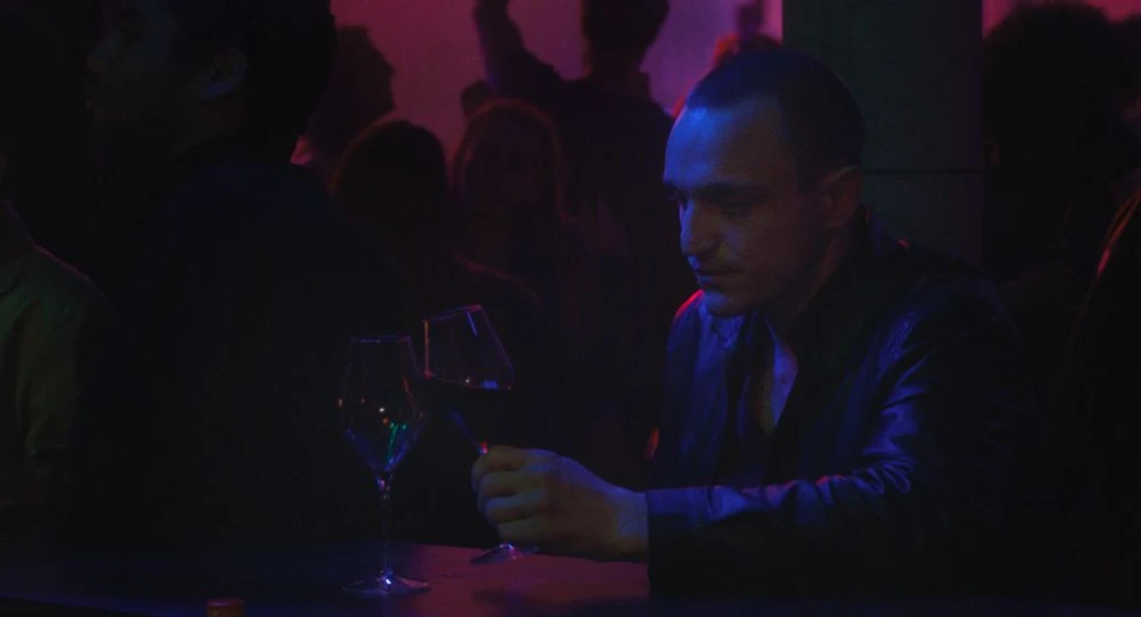 Franz Rogowski en disco-boy
